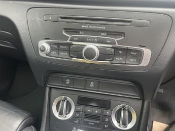 AUDI Q3 2.0 TDI S line