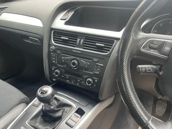 AUDI A4 2.0 TDI S line
