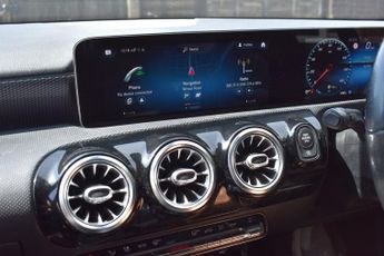MERCEDES-BENZ A CLASS 1.5 A180d Sport