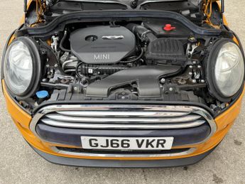 MINI CONVERTIBLE 1.5 Cooper Convertible