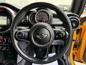 MINI CONVERTIBLE 1.5 Cooper Convertible