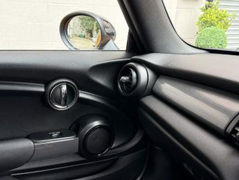 MINI CONVERTIBLE 1.5 Cooper Convertible