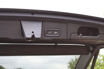 VOLVO XC60 2.0 R-Design B5 (250 hp) Auto