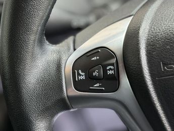 FORD B-MAX 1.6 Titanium