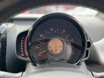 PEUGEOT 108 1.2 PureTech Allure