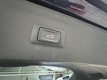 AUDI Q3 2.0 TDI S line Plus