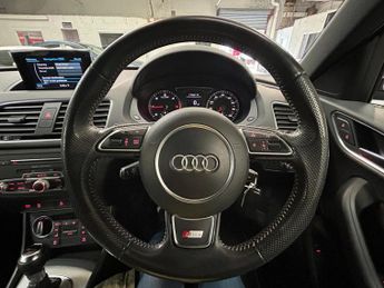 AUDI Q3 2.0 TDI S line Plus