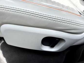 LAND ROVER DISCOVERY 2.0 SD4 HSE