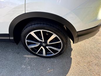 NISSAN QASHQAI 1.2 DIG-T Tekna