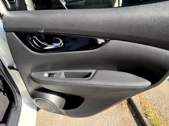 NISSAN QASHQAI 1.2 DIG-T Tekna