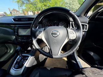 NISSAN QASHQAI 1.2 DIG-T Tekna