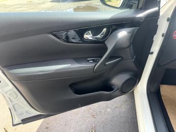 NISSAN QASHQAI 1.2 DIG-T Tekna