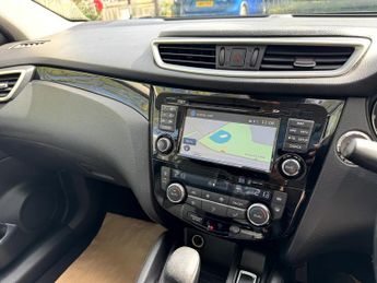 NISSAN QASHQAI 1.2 DIG-T Tekna