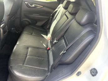 NISSAN QASHQAI 1.2 DIG-T Tekna
