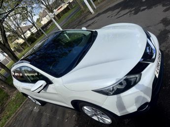 NISSAN QASHQAI 1.2 DIG-T Tekna
