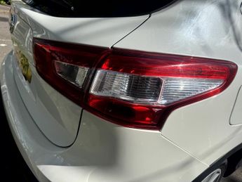 NISSAN QASHQAI 1.2 DIG-T Tekna