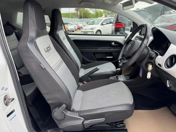 VOLKSWAGEN UP! 1.0 High up! ASG