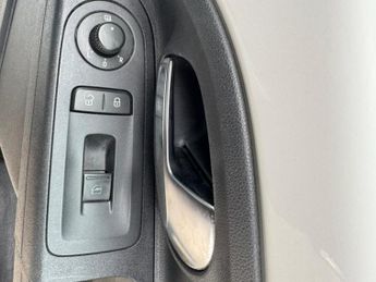 VOLKSWAGEN UP! 1.0 High up! ASG