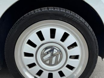 VOLKSWAGEN UP! 1.0 High up! ASG