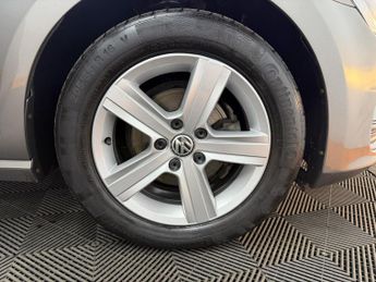 VOLKSWAGEN GOLF 1.6 TDI BlueMotion Tech Match