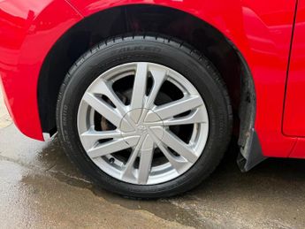 TOYOTA AYGO 1.0 VVT-i x-pression