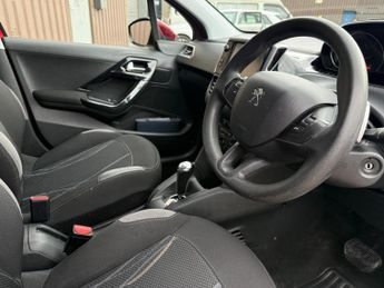 PEUGEOT 208 1.4 e-HDi Active