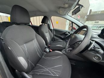 PEUGEOT 208 1.4 e-HDi Active