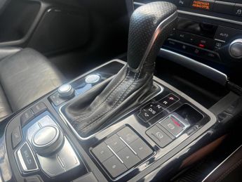 AUDI A6 AVANT 2.0 TDI ultra Black Edition S Tronic Euro 6 (s/s) 5dr