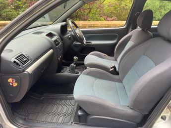 RENAULT CLIO 1.2 Campus Sport 3dr