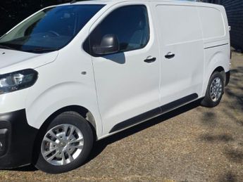 Vauxhall Vivaro 1.5 Turbo D 2700 Dynamic GAH FRIDGE
