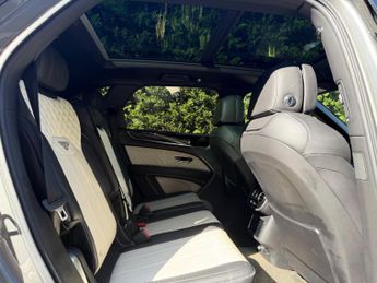 BENTLEY BENTAYGA 4.0 V8 MULLINER 7 SEATS