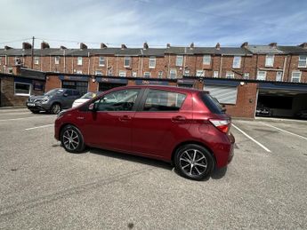 TOYOTA YARIS 1.5 VVT-h Icon Tech