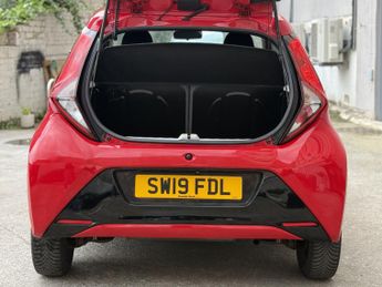 TOYOTA AYGO 1.0 VVT-i x-play