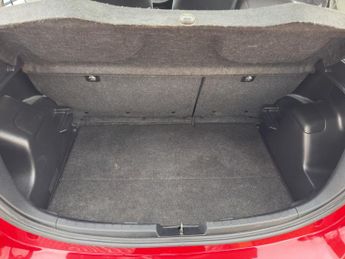 TOYOTA YARIS 1.5 VVT-h Icon Tech
