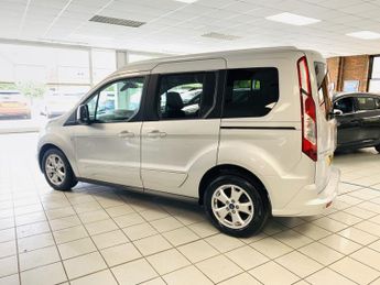 FORD TOURNEO CONNECT 1.6 EcoBoost Titanium