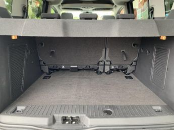 FORD TOURNEO CONNECT 1.6 EcoBoost Titanium