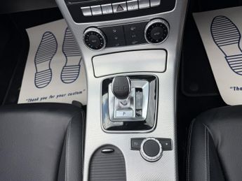 MERCEDES-BENZ SLC 2.0 SLC200 AMG Line