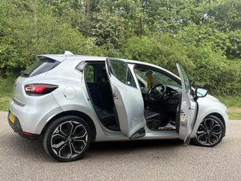 RENAULT CLIO 1.5 Dynamique S Nav dCi 90