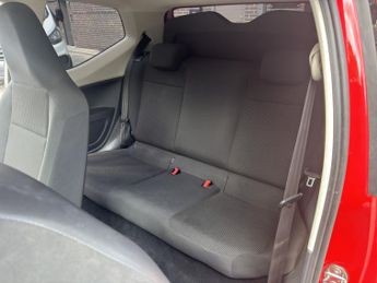 VOLKSWAGEN UP! 1.0 Take up!