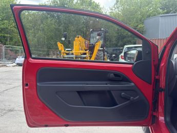VOLKSWAGEN UP! 1.0 Take up!
