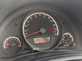 VOLKSWAGEN UP! 1.0 Take up!