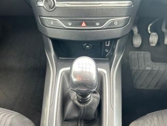 PEUGEOT 308 1.2 e-THP PureTech Active