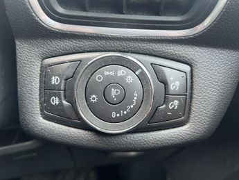 FORD B-MAX 1.6 Titanium