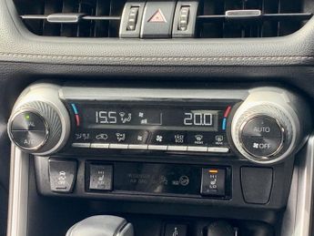 TOYOTA RAV4 2.5 VVT-h Black Edition