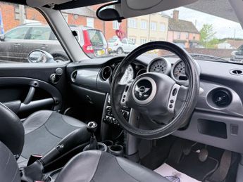 MINI HATCH 1.6 One Hatch