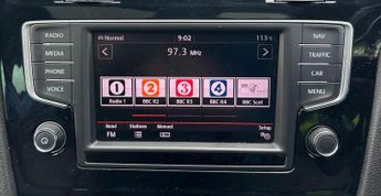 VOLKSWAGEN GOLF 2.0 TDI BlueMotion Tech R-Line Edition DSG Euro 6 (s/s) 5dr