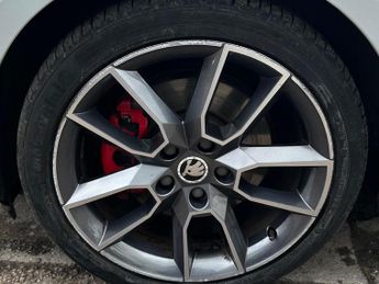 SKODA OCTAVIA 2.0 TDI vRS DSG Euro 6 (s/s) 5dr (SNav)