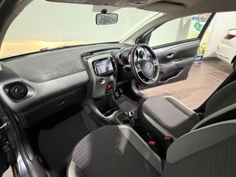 TOYOTA AYGO 1.0 VVT-i x-trend Funroof x-shift Euro 6 5dr