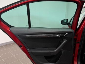 SKODA OCTAVIA 2.0 TDI vRS DSG 4WD Euro 6 (s/s) 5dr