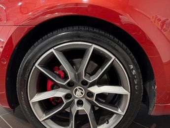 SKODA OCTAVIA 2.0 TDI vRS DSG 4WD Euro 6 (s/s) 5dr